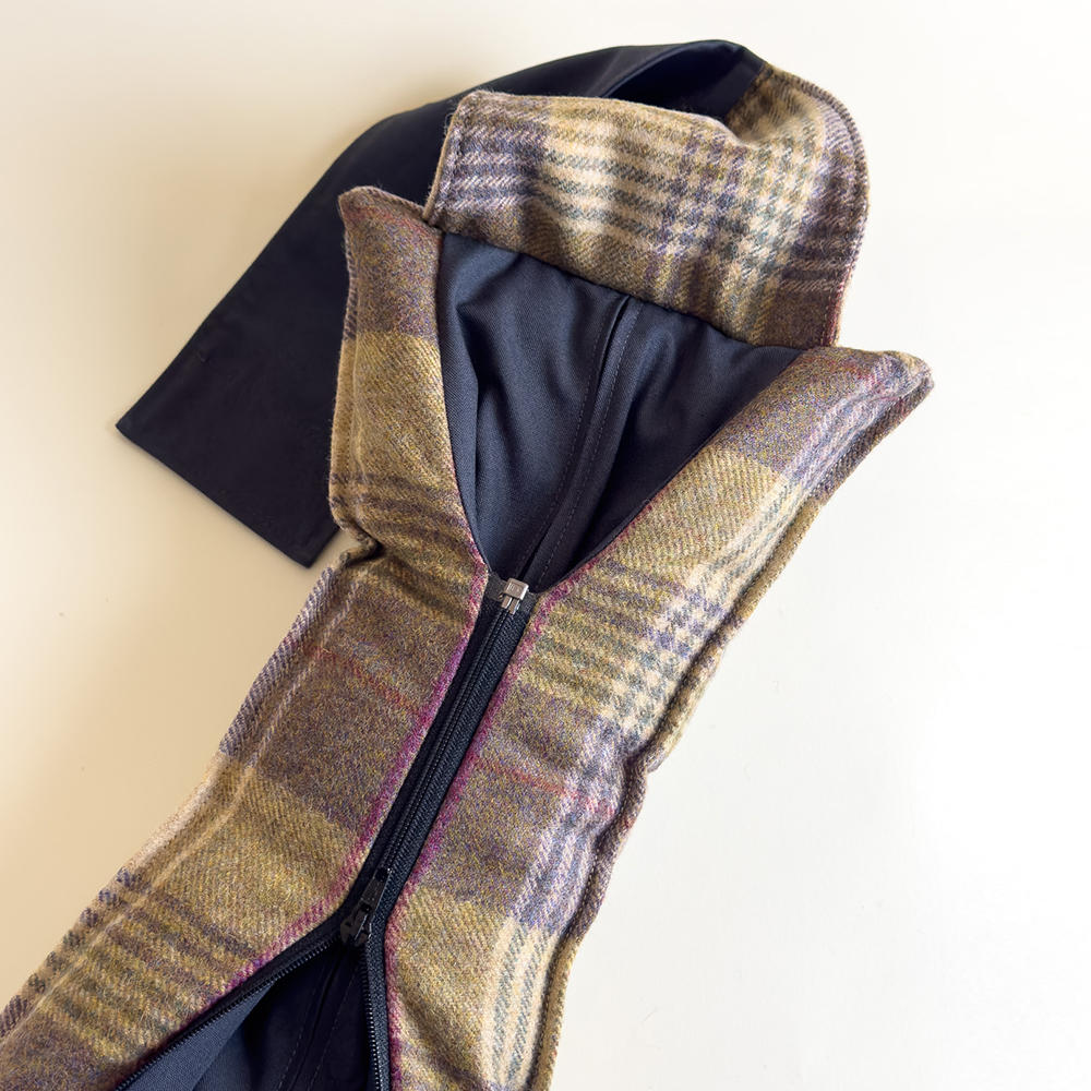 Helen Wells Hundebett-Kissen »Tweed Blackberry«, Gr. M 